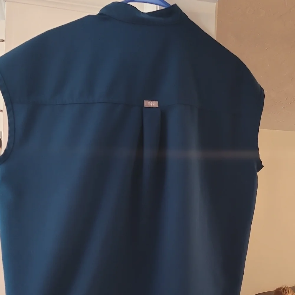 Figs Deep Reef RafaelaTechnical Collection Top - Picture 3 of 4